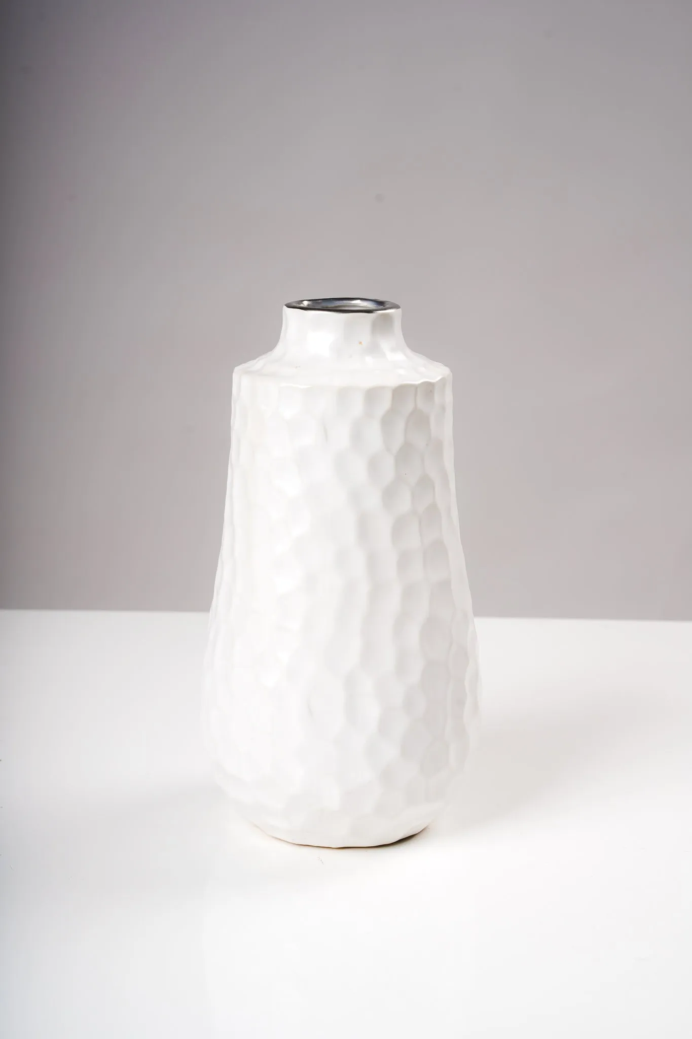 10" Vase White/Silver - Sylvana Collection