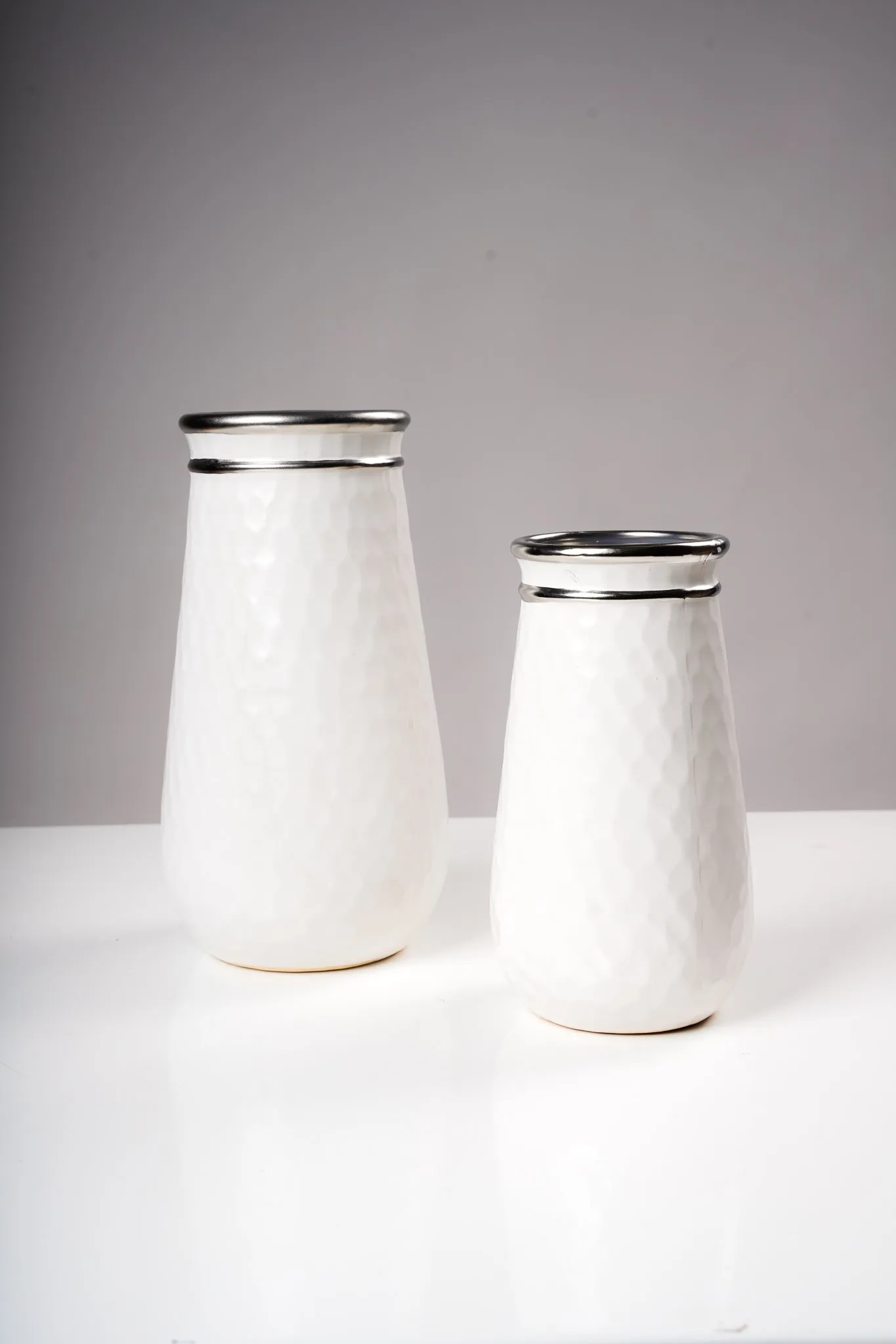 11" Vase White/Silver - Sylvana Collection