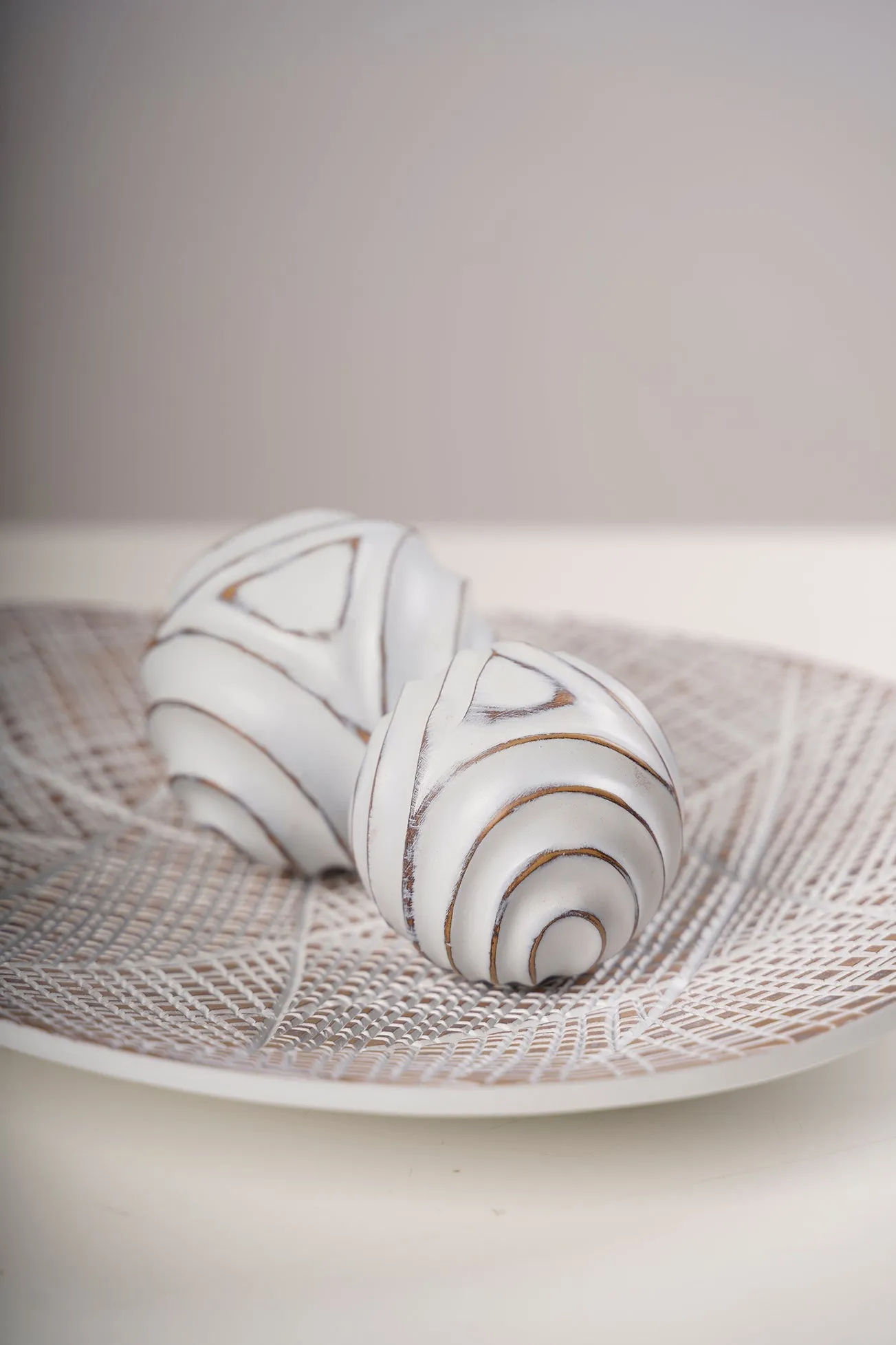 4" White/Wood Vase