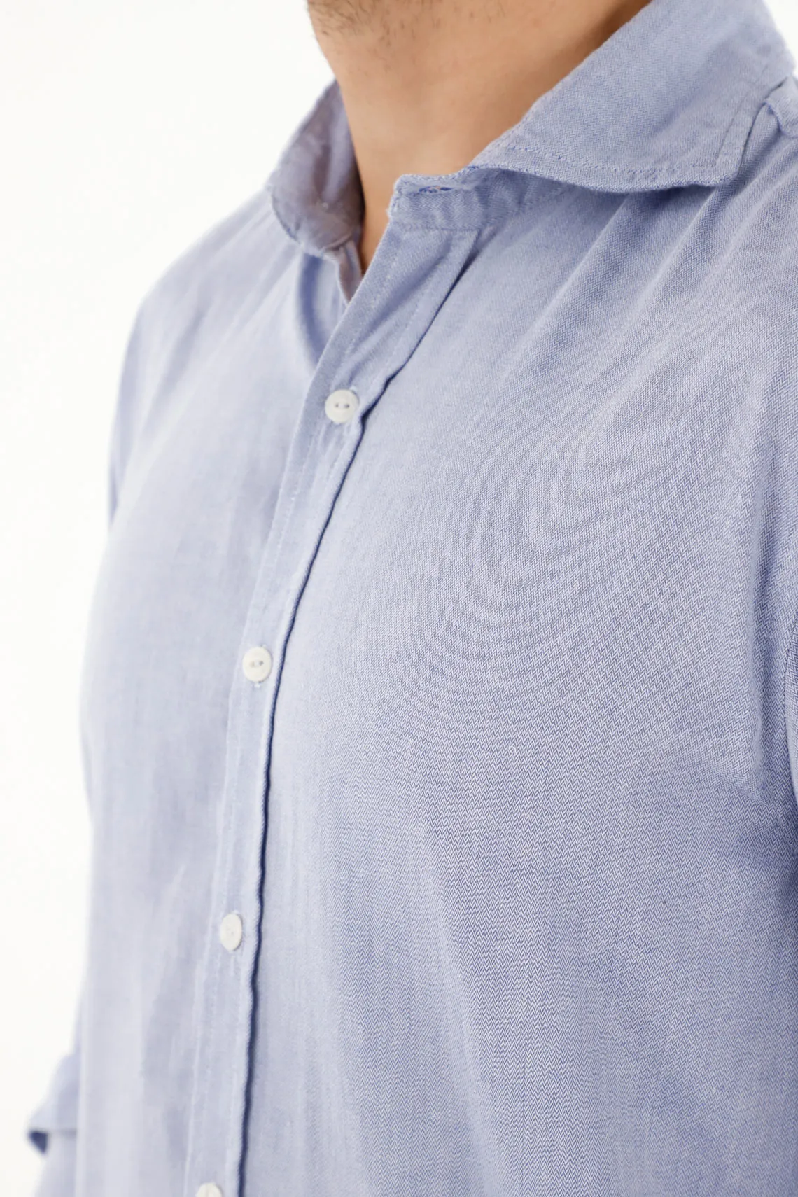 Camisa azul con diseño preteñido manga larga para hombre
