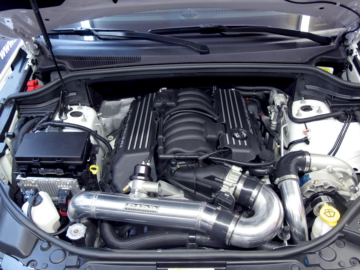 Kit de sobrealimentación para Jeep Grand Cherokee SRT 6.4 del 2015