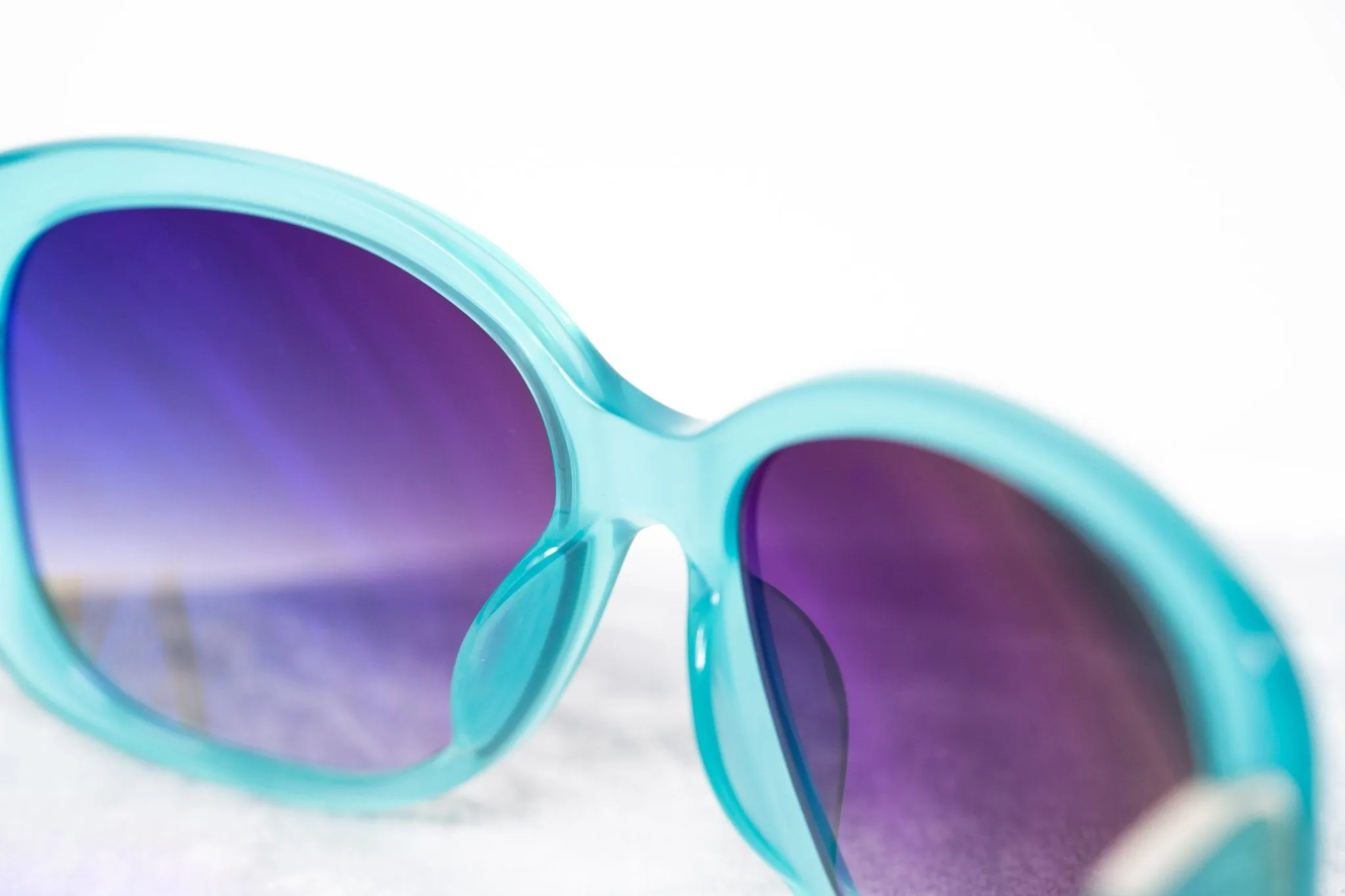 Oscar De La Renta Sunglasses Oversized Spearmint and Purple