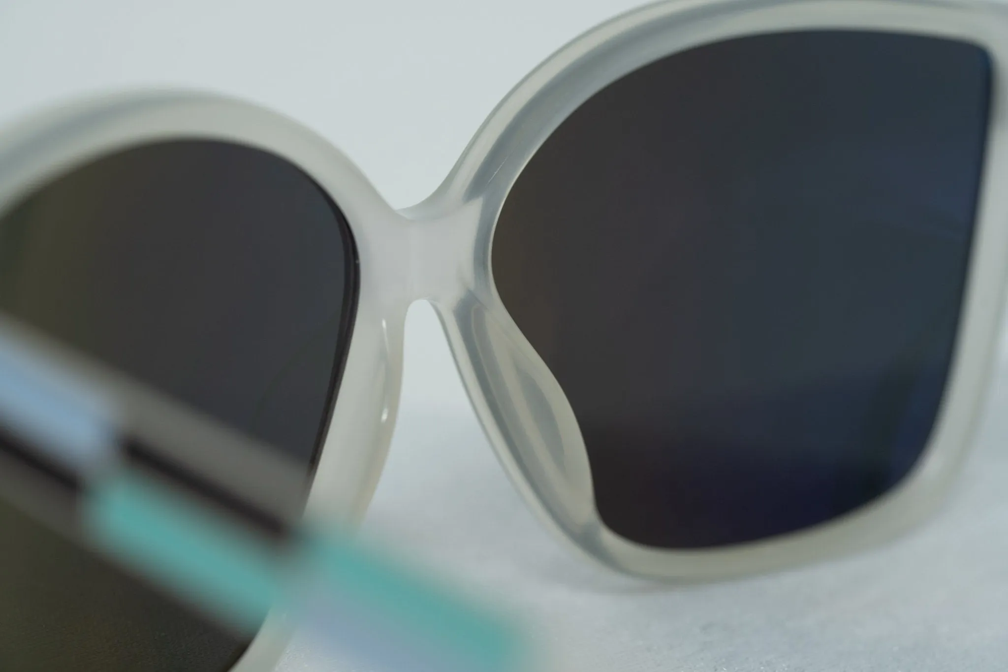 Oscar De La Renta Sunglasses Oversized White and Green