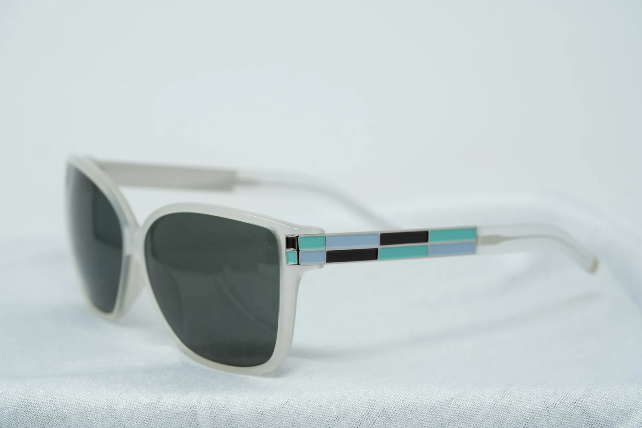 Oscar De La Renta Sunglasses Oversized White and Green
