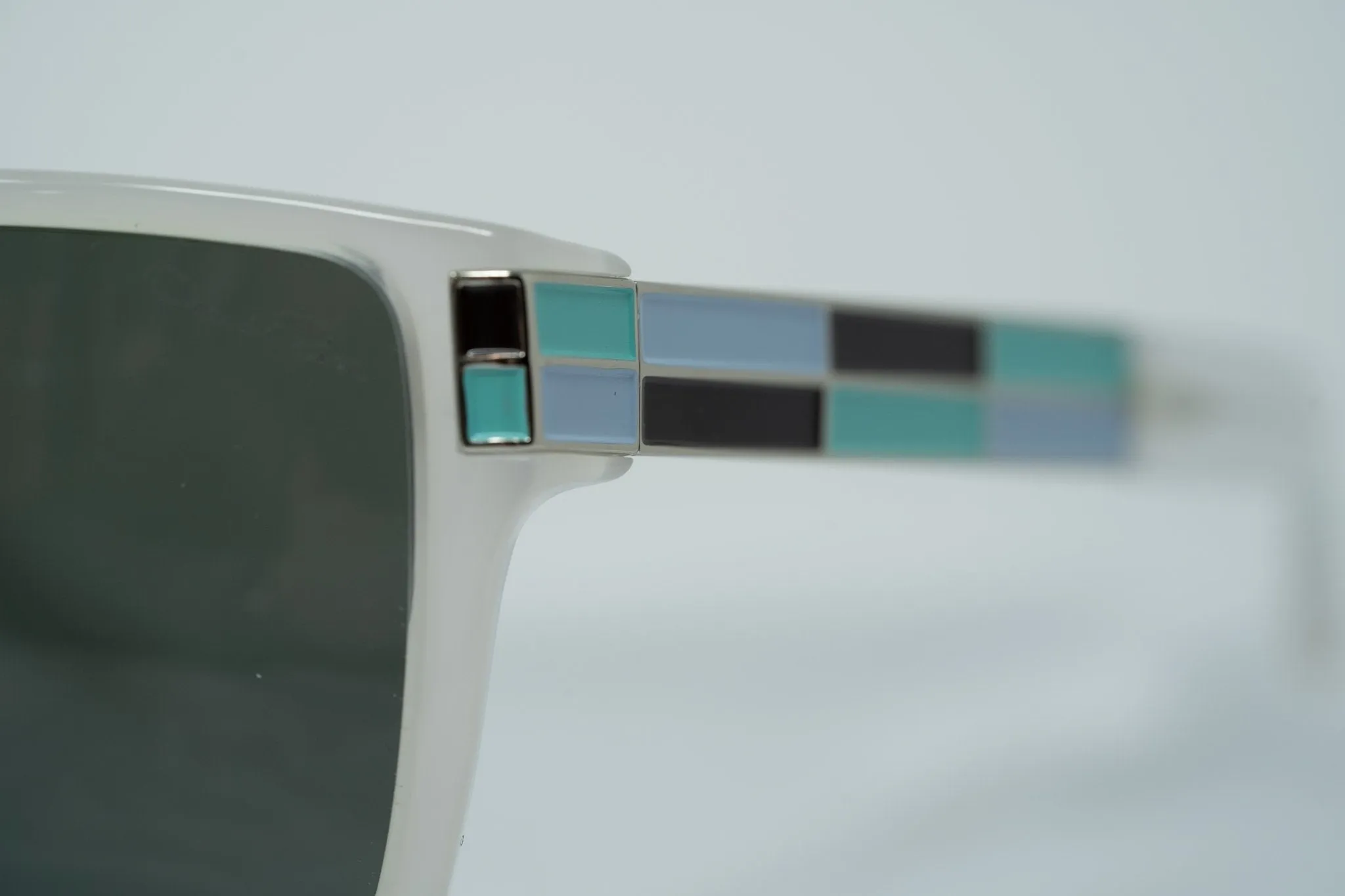 Oscar De La Renta Sunglasses Oversized White and Green