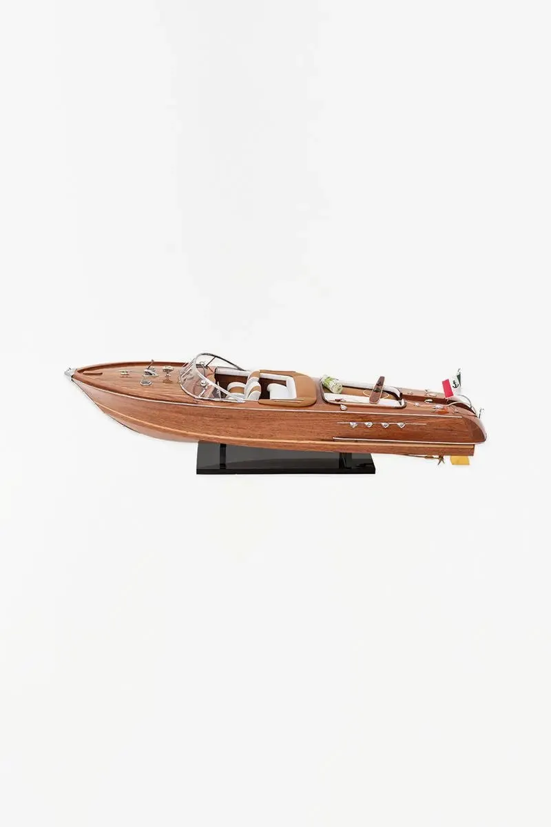 Réplica lancha motora de madera