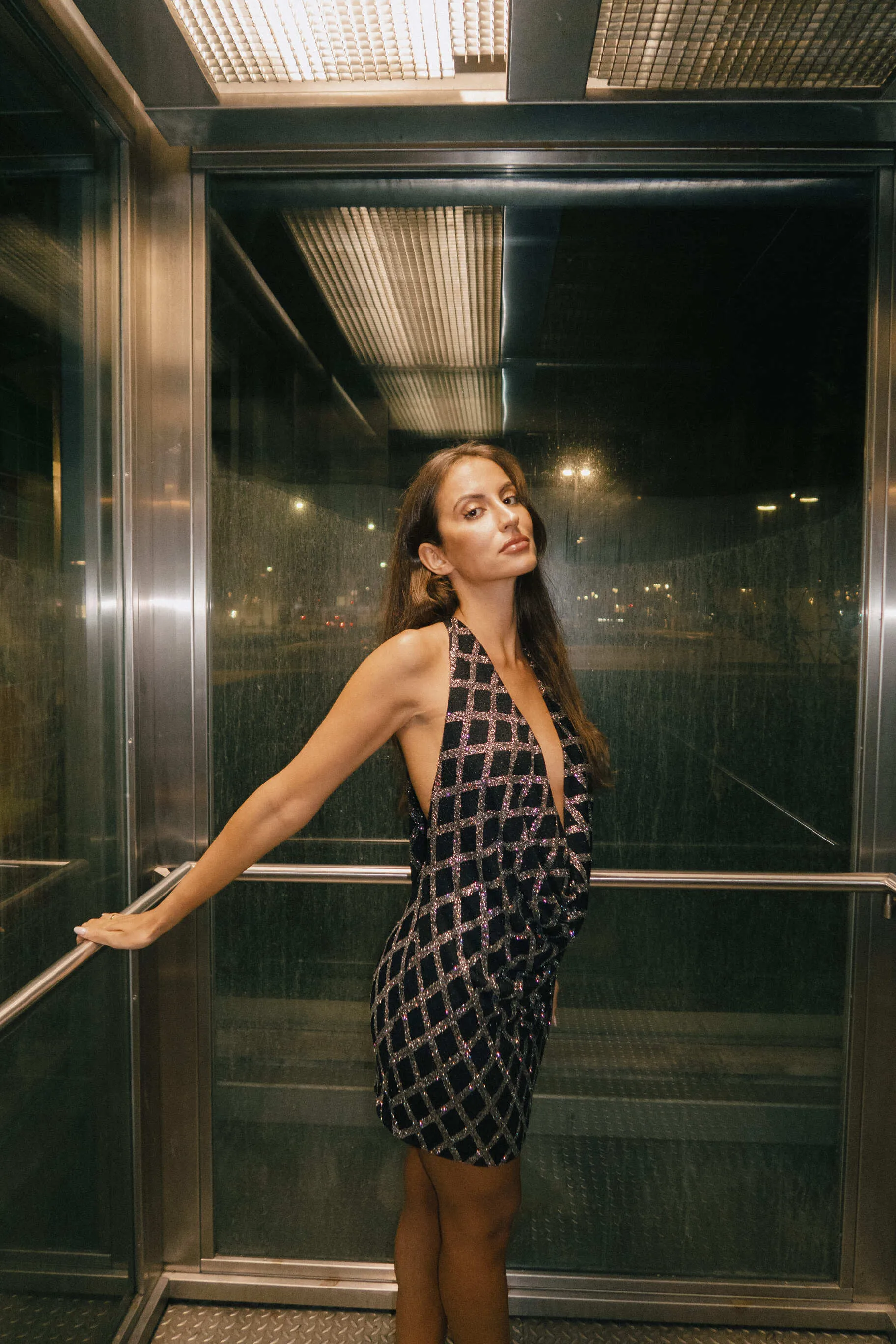 VESTIDO CURTO PRETO DRAPEADO